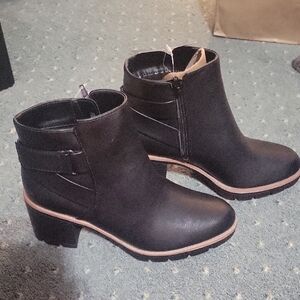 Naturalizer Black Ankle Boots with Tan Sole